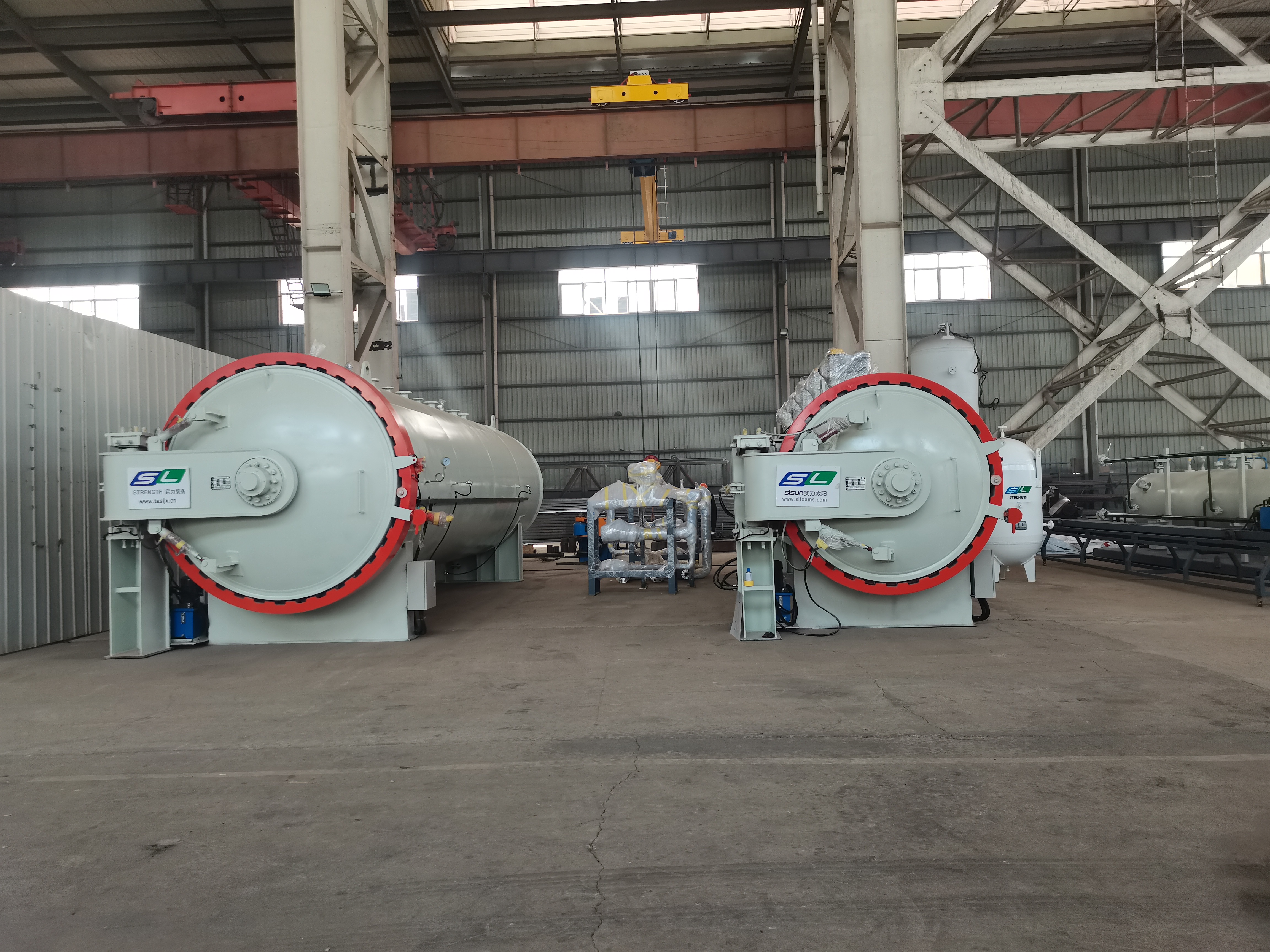 DN2000、DN2400兩臺新材料熱壓罐發(fā)往江蘇